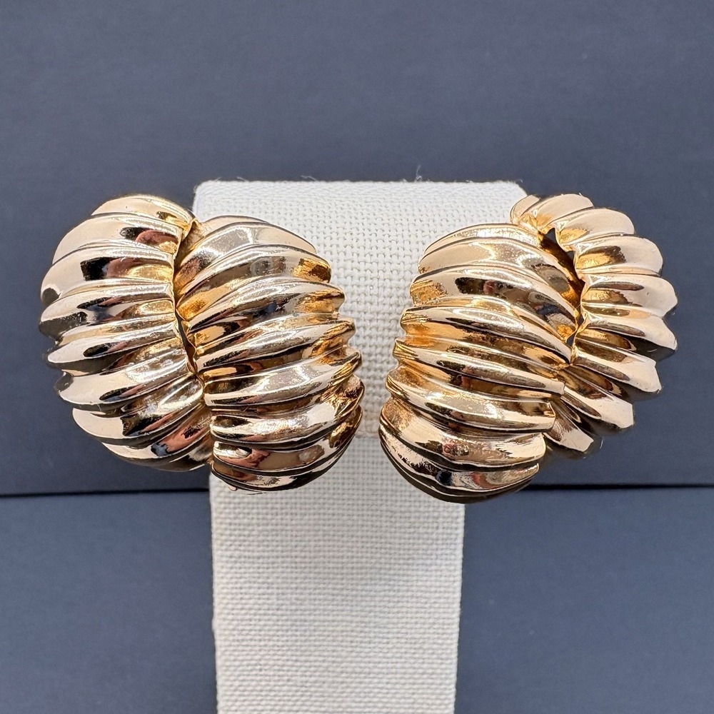 Vintage Napier Shrimp Gold Tone‎ Clip On Earrings Chunky Retro Statement 1970s